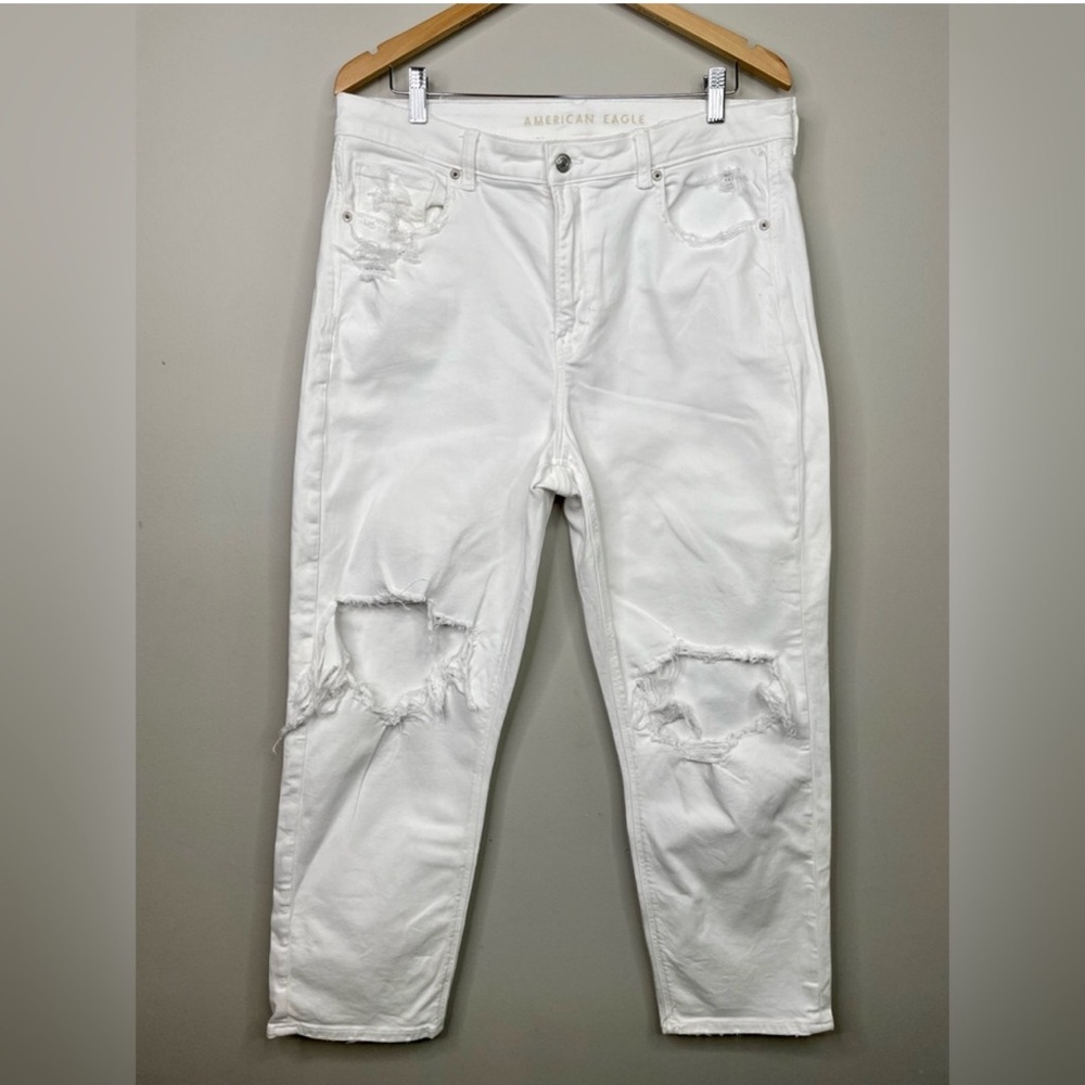 American Eagle White Distressed Jeans